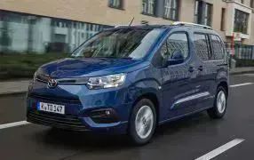 PROACE CITY medium 7 places